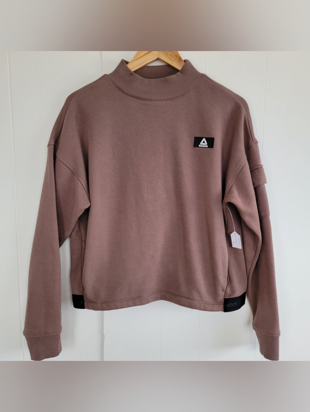 Reebok Medium Taupe Cropped Mock Neck Sweatshirt